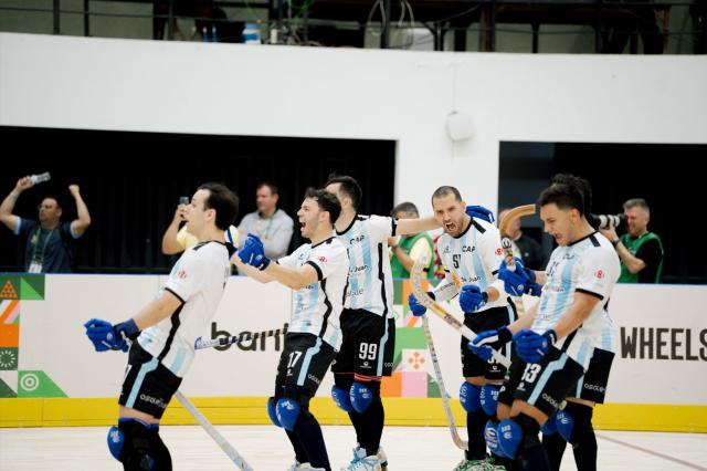 images/WSG_ASU26/medium/16_10_RINKHOCKEY_SF_ARGESP_SM_WC_DSC00856.jpg