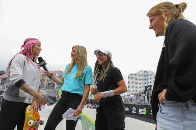 images/joomgallery/details/fotogallery_8/skateboarding_28/dew_tour_2019_229/street_women_final_240/medium/group_womens_street_final_strand_20190617_1082987126.jpg