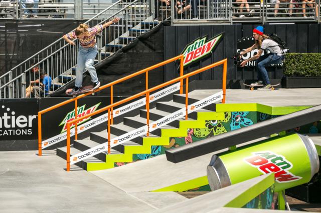 images/joomgallery/originals/fotogallery_8/skateboarding_28/dew_tour_2019_229/quarter_finals_234/medium/candy_jacobs_womens_street_quarter_final_long_beach_durso-3_20190614_1896453925.jpg